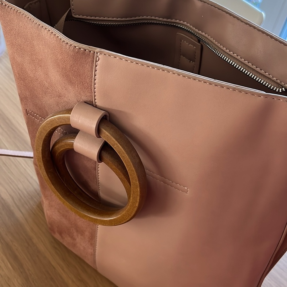Reserved, Women’s Faux leather stylish bag with wooden handles, dusty pink